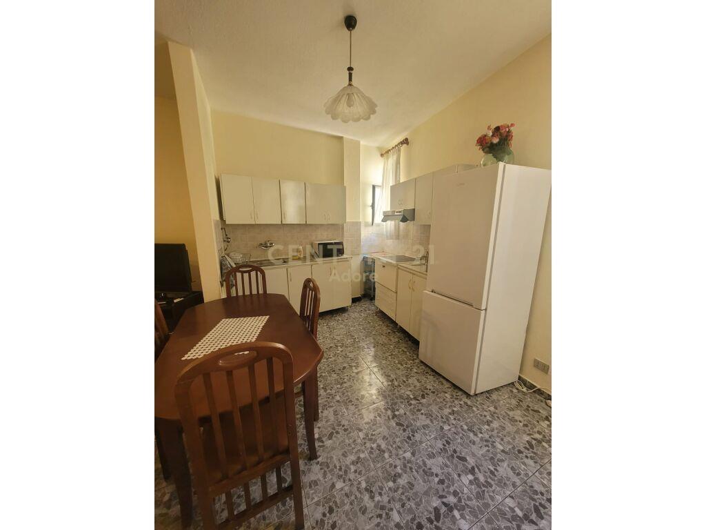 Qira Apartament 2+1+1 Shkolla e Kuqe 550 € | 90 m2