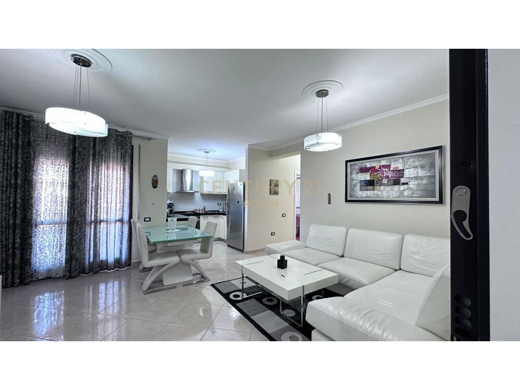 Qira Apartament 2+1+2 Ballkone+Post Parkimi Kopshti Botanik