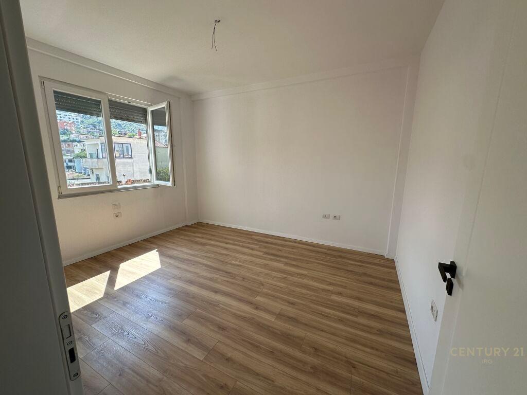 Apartament 3+1+2 me Qira në Selitë, Tiranë – 550€