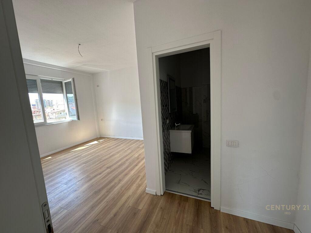 Apartament 3+1+2 me Qira në Selitë, Tiranë – 550€