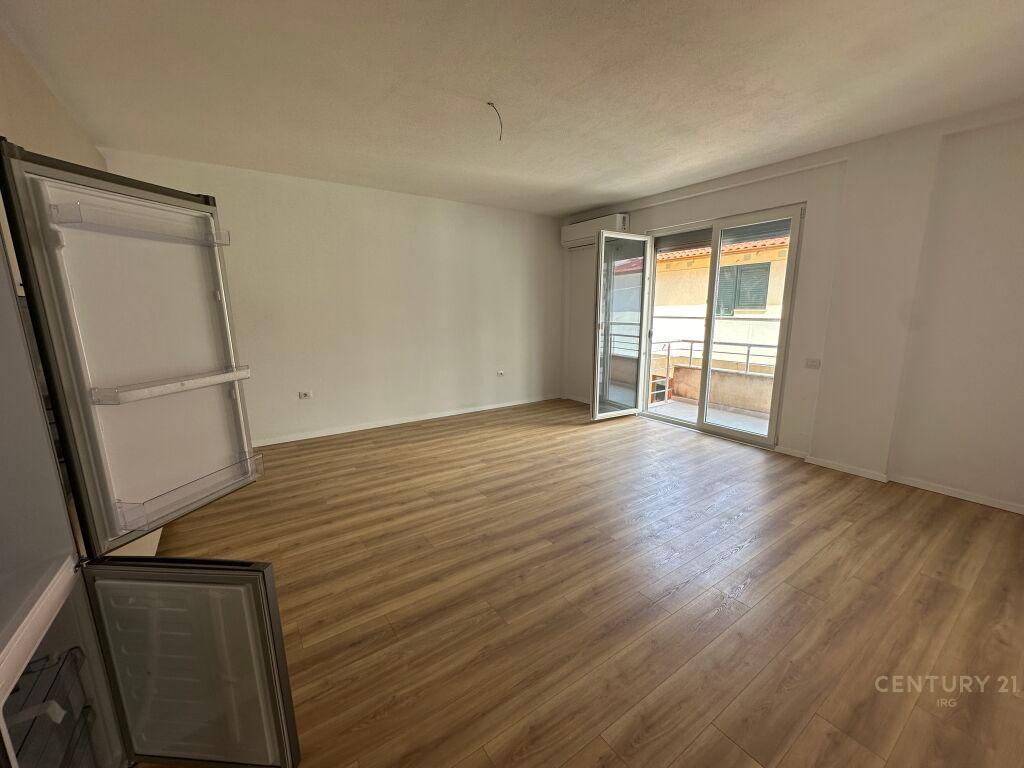 Apartament 3+1+2 me Qira në Selitë, Tiranë – 550€