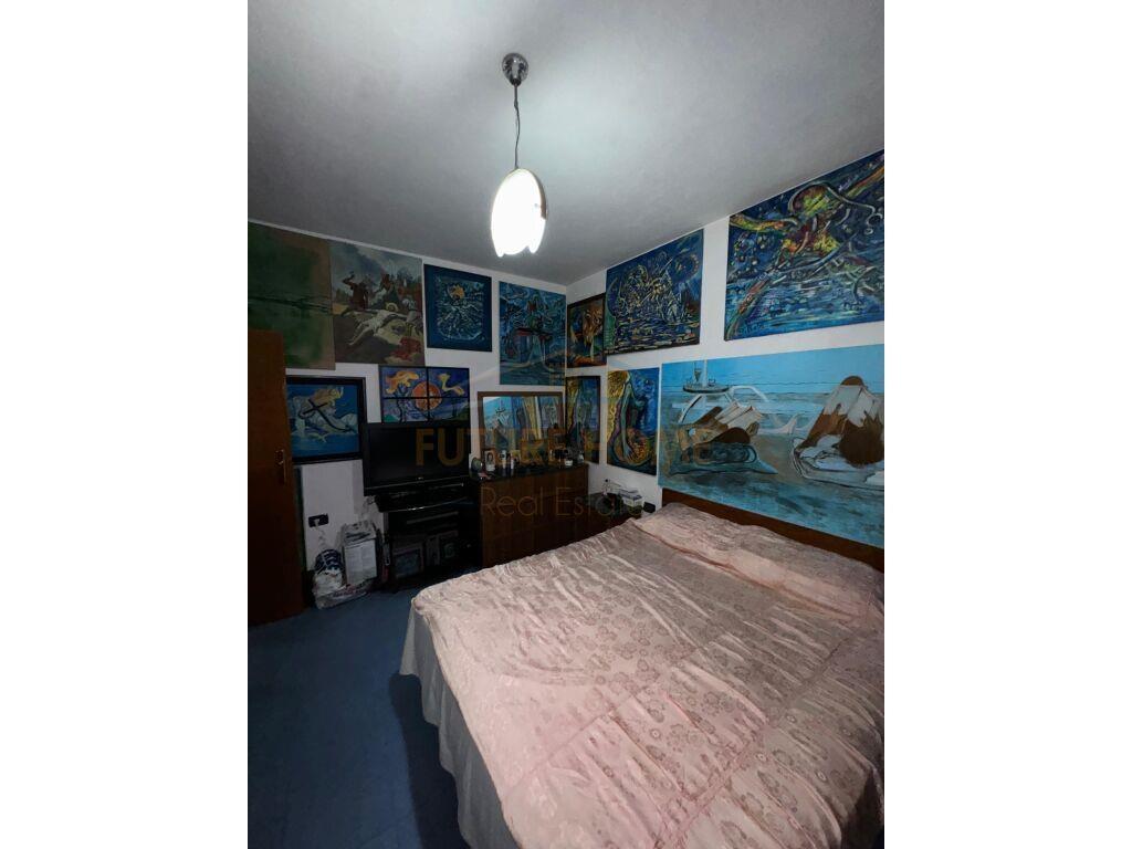 Shitet, Apartament 1+1 , Laprakë, Tiranë.