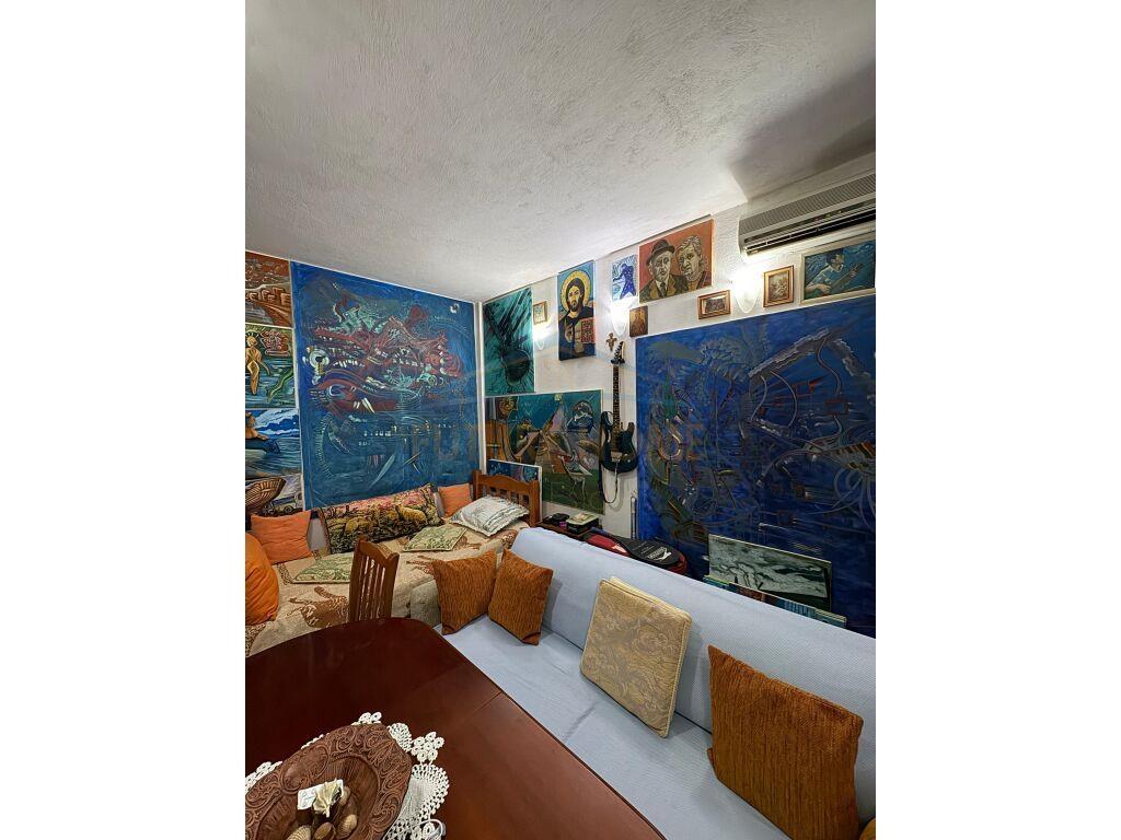 Shitet, Apartament 1+1 , Laprakë, Tiranë.