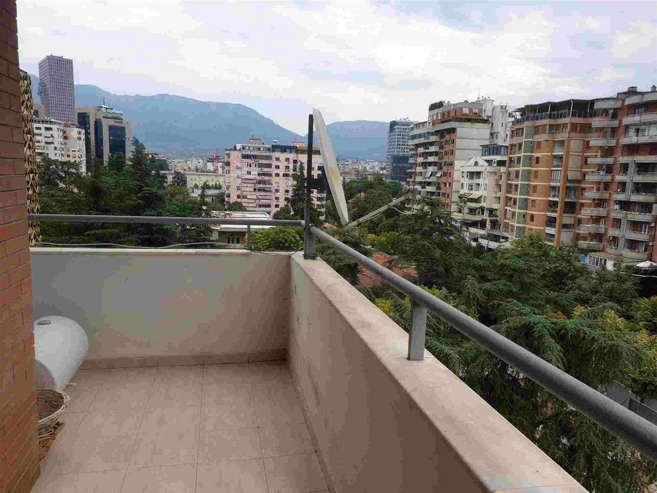 Apartment 2+1+2 me qera ne Bllok