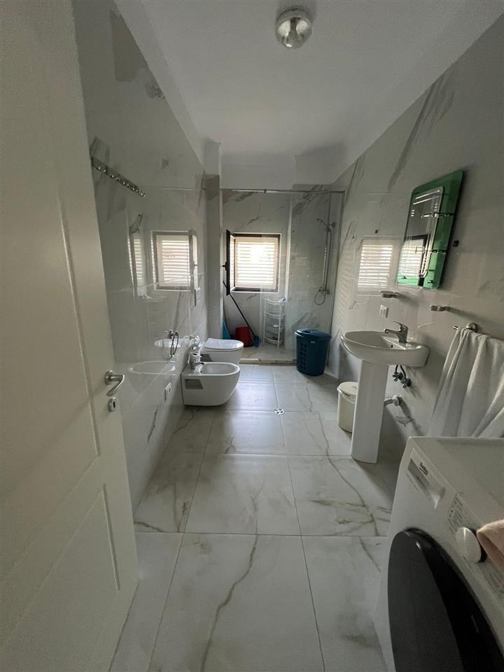 Super 1+1 ne shitje ne Qerret me pamje deti