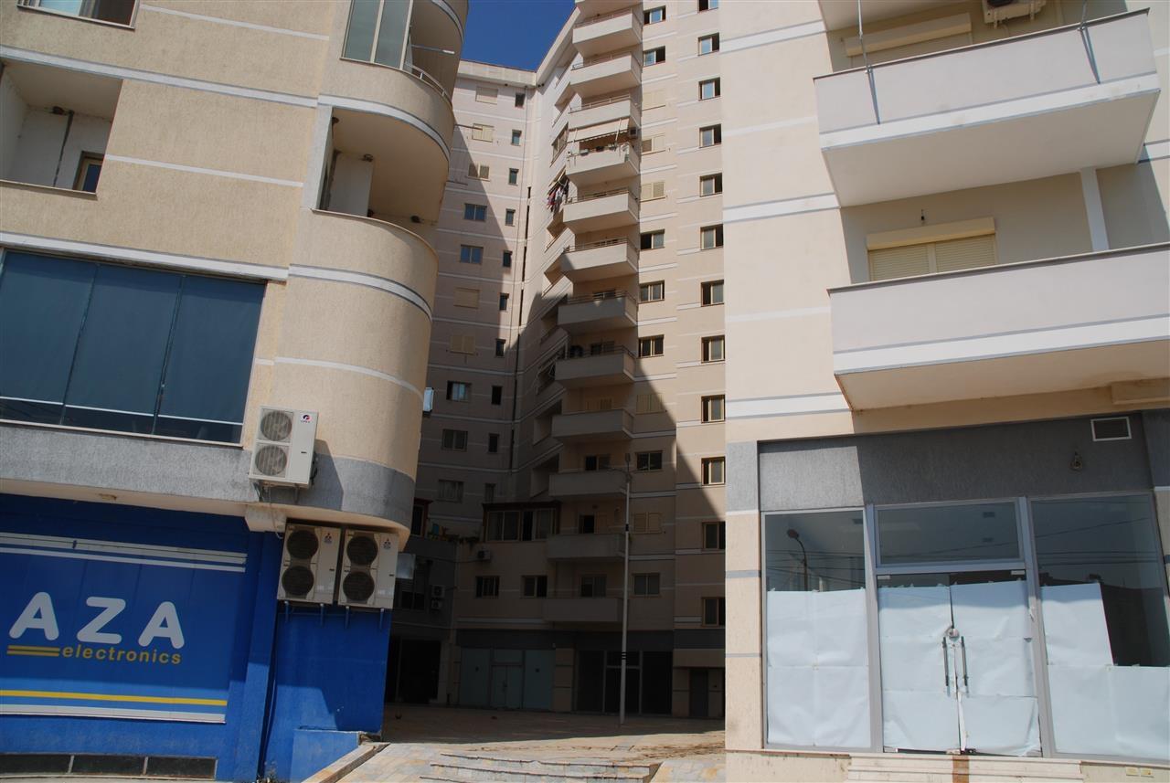 Shitet apartament 1+1 – pallatet AZA Electronics