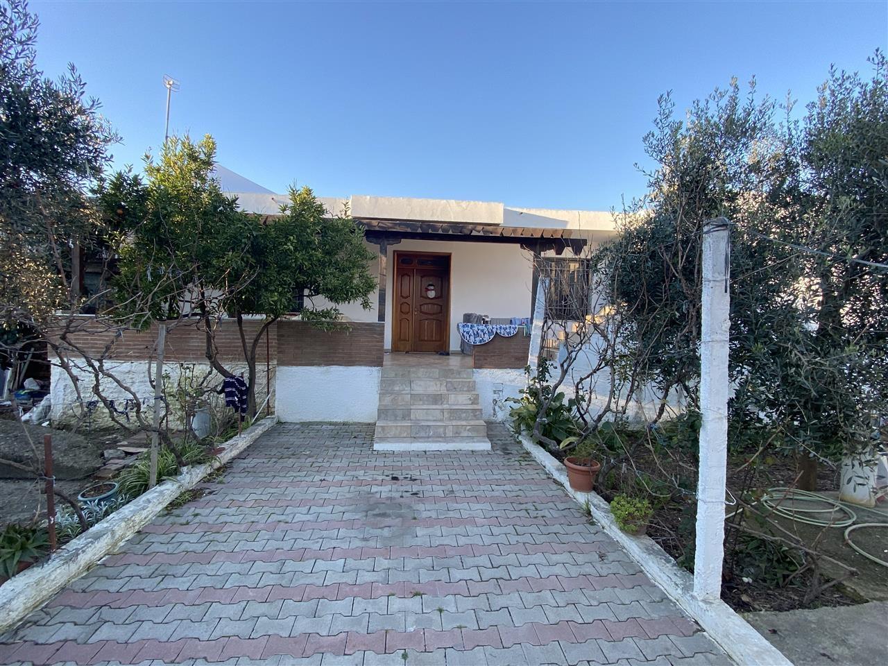 shitet Shtepi private, garazh + dyqan. Durres