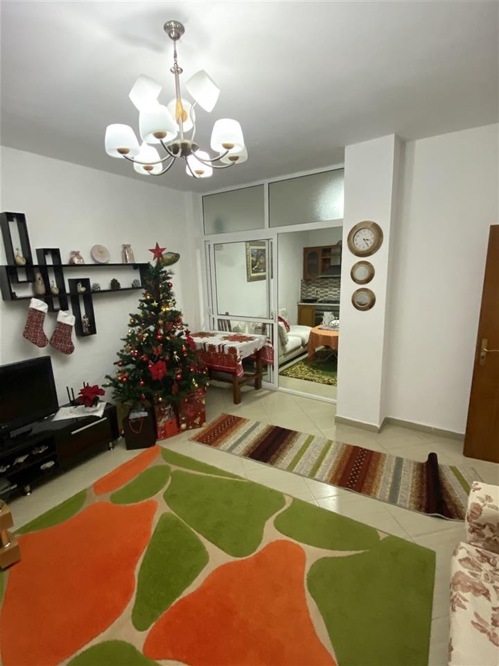 shitet Shtepi private, garazh + dyqan. Durres