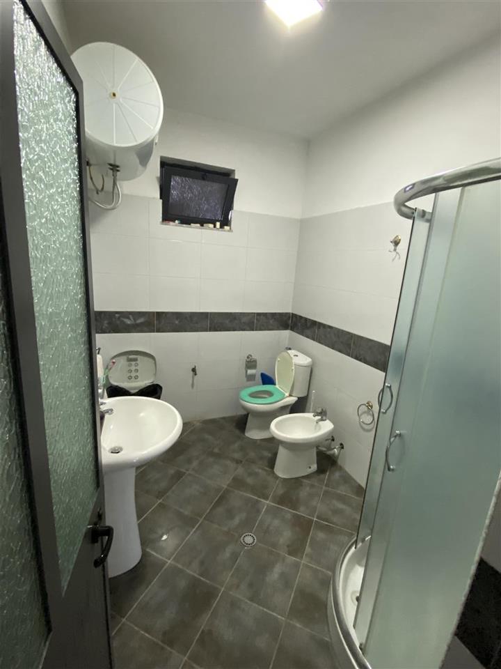 shitet Shtepi private, garazh + dyqan. Durres