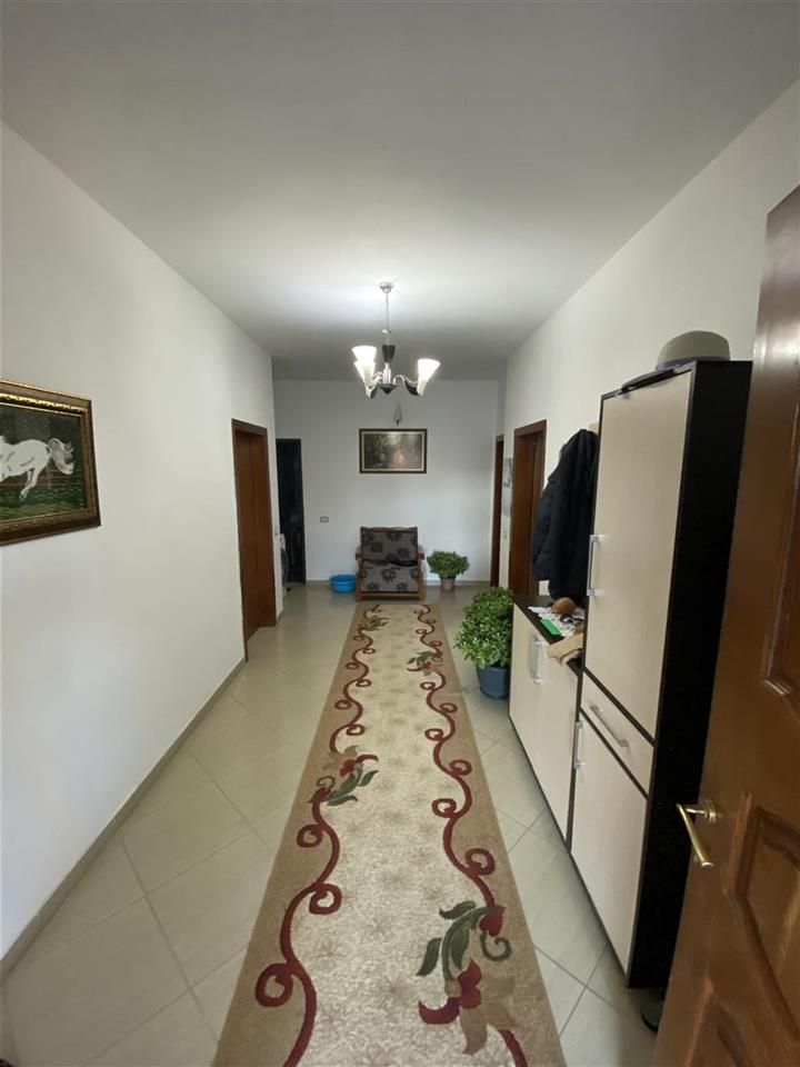 shitet Shtepi private, garazh + dyqan. Durres