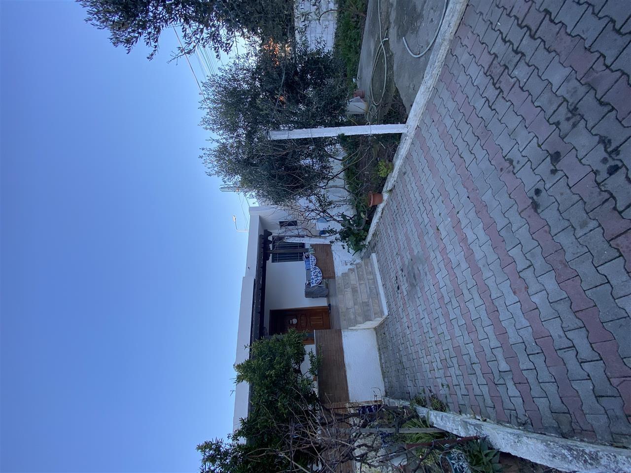 shitet Shtepi private, garazh + dyqan. Durres