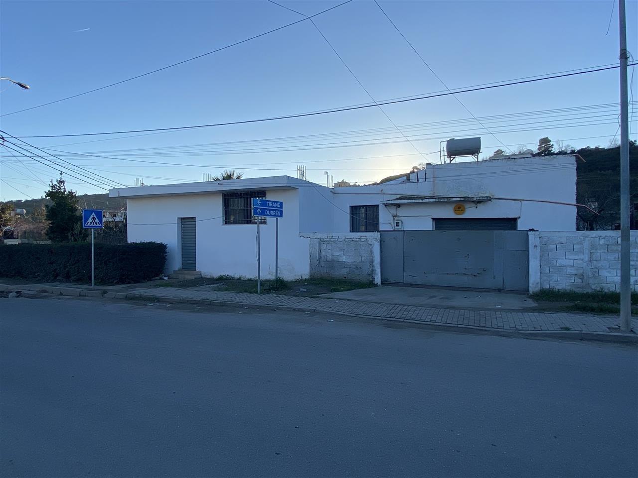 shitet Shtepi private, garazh + dyqan. Durres