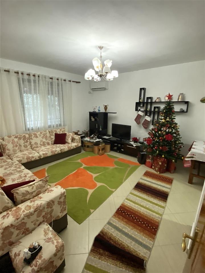 shitet Shtepi private, garazh + dyqan. Durres