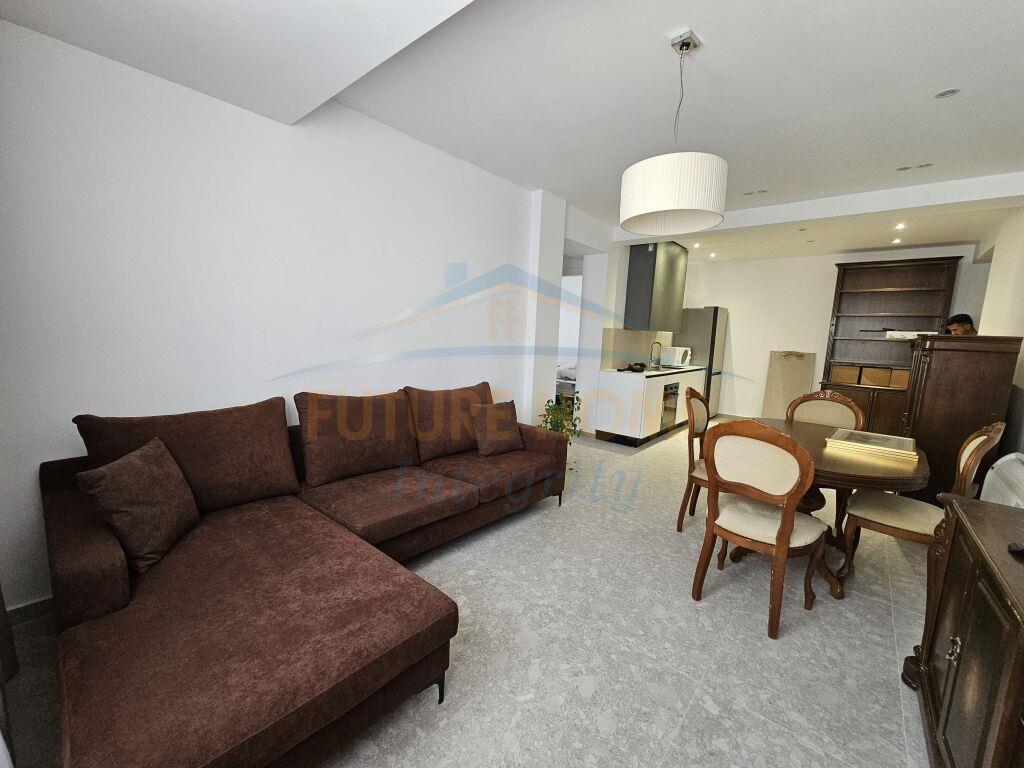 Qera, Apartament 2+1, Blloku, Tiranë.