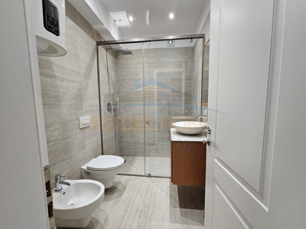 Qera, Apartament 2+1, Blloku, Tiranë.