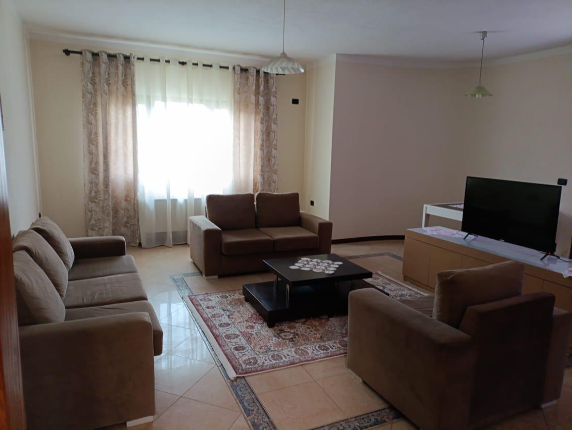 Kat vile me qera 3+1+2 ne Selite