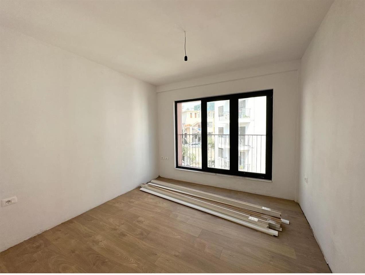Shitet apartament kodra djellit 3+2