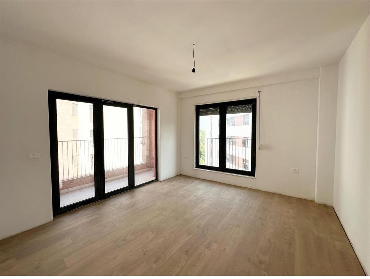 Shitet apartament kodra djellit 3+2