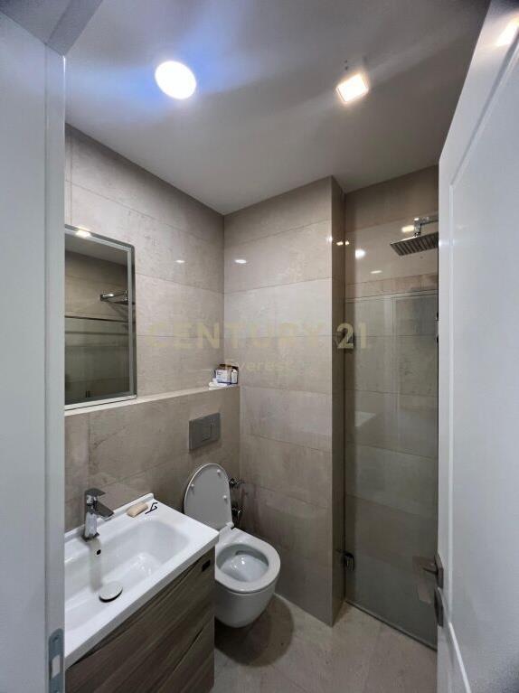 Qira Apartament 2+1+1+Parkim Shkolla e Kuqe €850