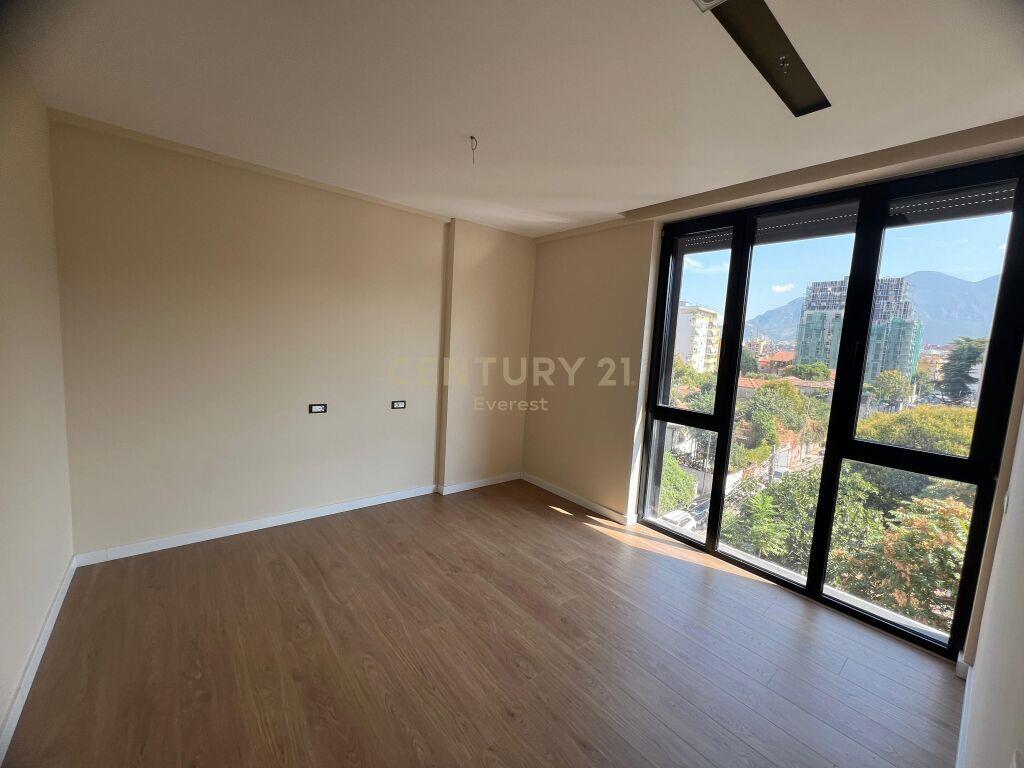 Qira Apartament 2+1+1+Parkim Shkolla e Kuqe €850