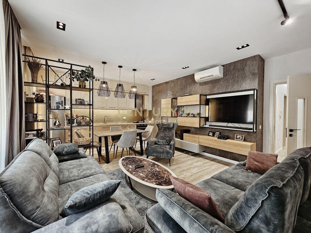 Qira Apartament 3+1+2+Parkim Liqeni i Thate 1200 €