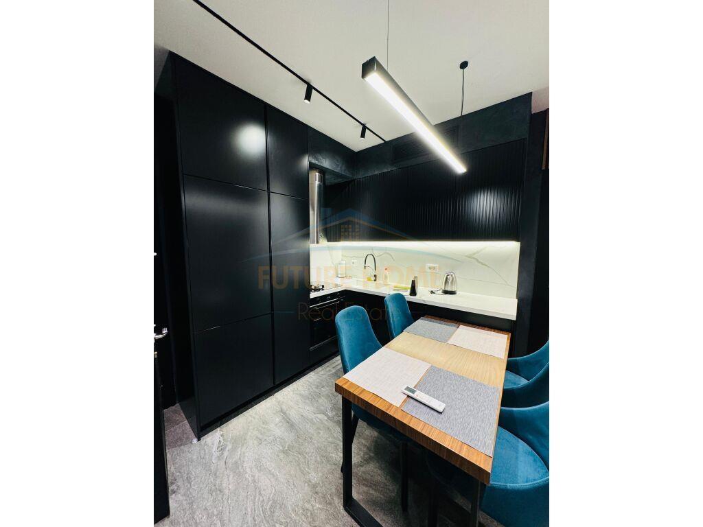 Qera, Apartament 2+1+ Post Parkimi, Qendër, Tiranë.