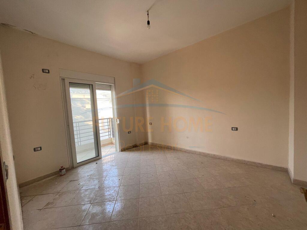 Shitet, Apartament 3+1+Post Parkimi, Shkozë, Tiranë