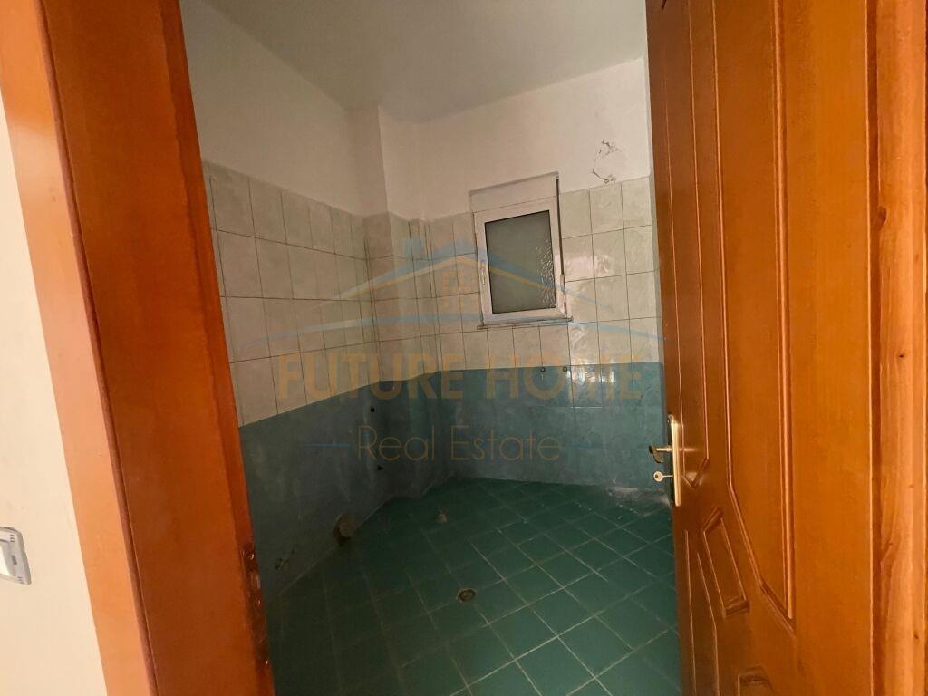 Shitet, Apartament 3+1+Post Parkimi, Shkozë, Tiranë