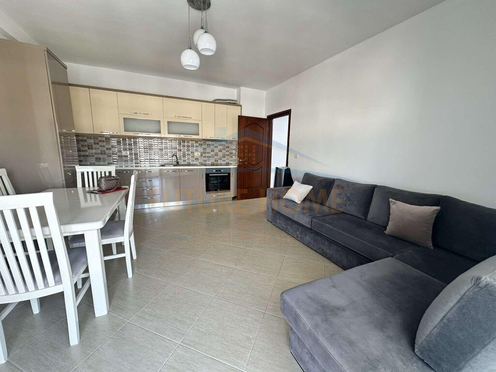 Shitet, Apartament 2+1, Unaza e Re.