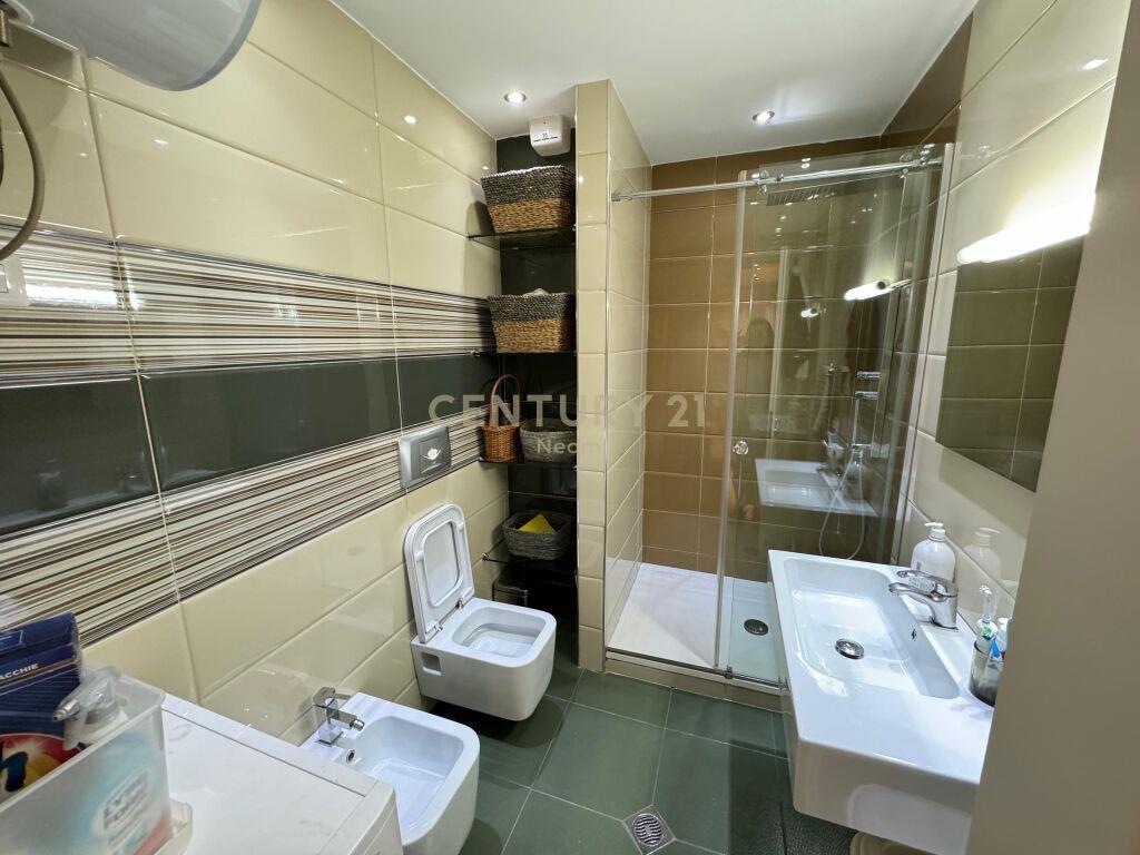 SHESIM APARTAMENT MODERN 2+1+POST PARKIMI TEK LIQENI I THATË