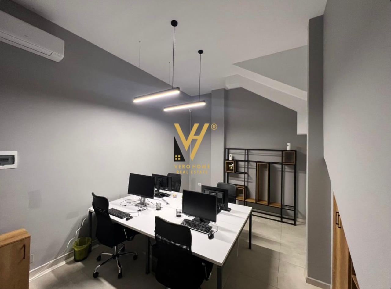 JEPET ZYRE ME QERA TEK RRUGA NDRE MJEDA 300 EURO