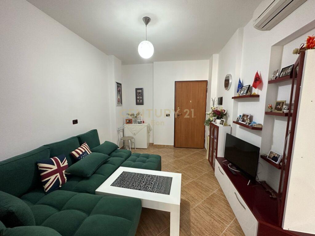 SHESIM APARTAMENT 1+1 NE DURRES PRANE UJSJELLES KANALIZIME!