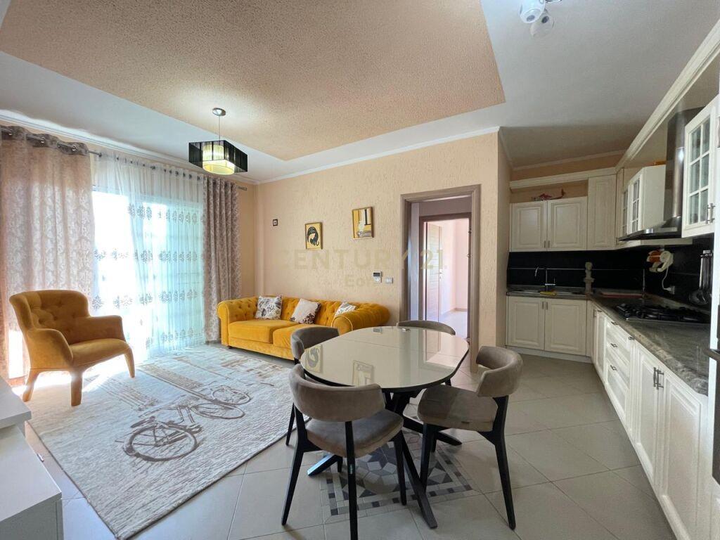 Jepet me Qira Apartament 3+1+2 te Kopeshti ” Sotir Noka , “D