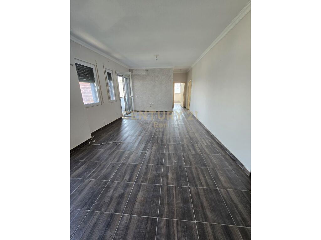 JEPET ME QIRA APARTAMENT 2+1+2 TE STADIUMIT NE DURRES!