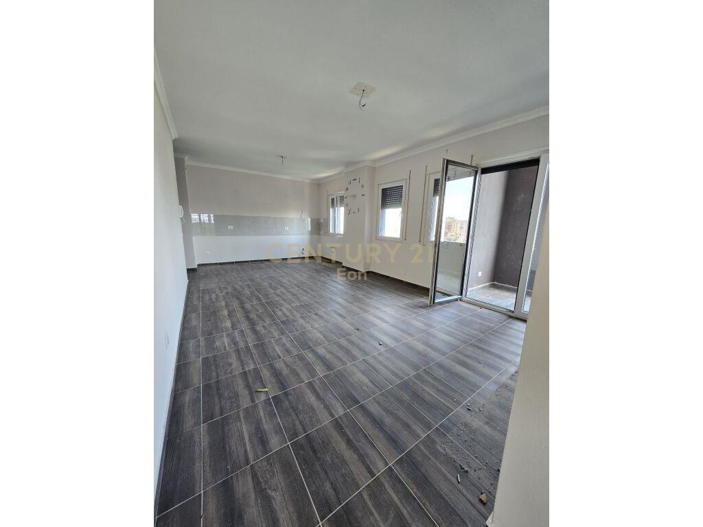 JEPET ME QIRA APARTAMENT 2+1+2 TE STADIUMIT NE DURRES!