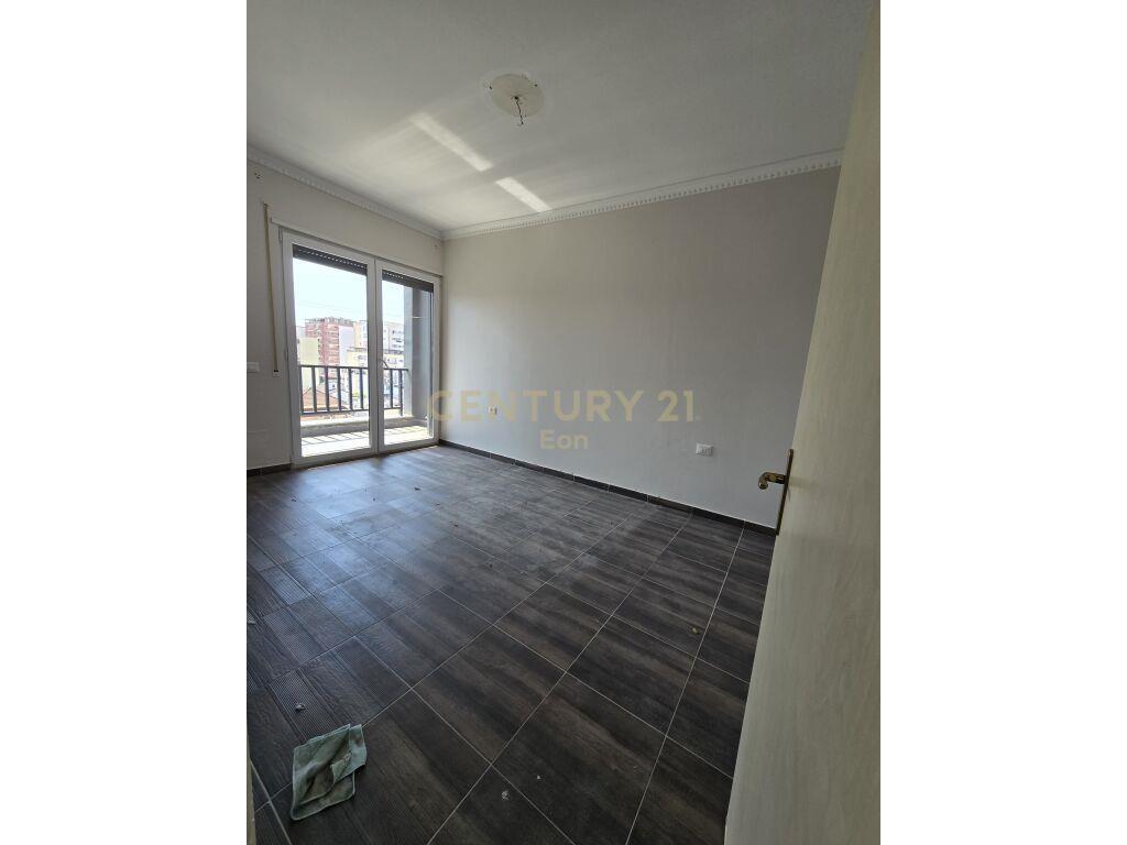 JEPET ME QIRA APARTAMENT 2+1+2 TE STADIUMIT NE DURRES!