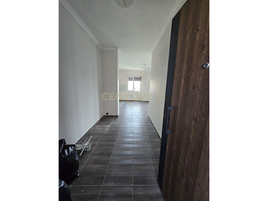 JEPET ME QIRA APARTAMENT 2+1+2 TE STADIUMIT NE DURRES!