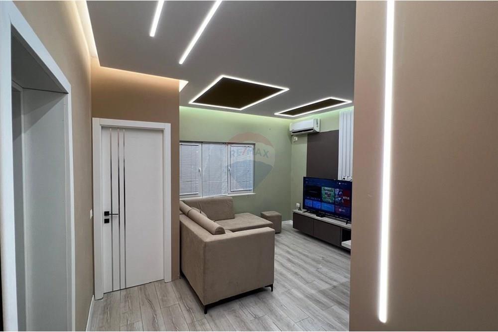 Apartament 1+1 per shitje tek Pazari i Ri!