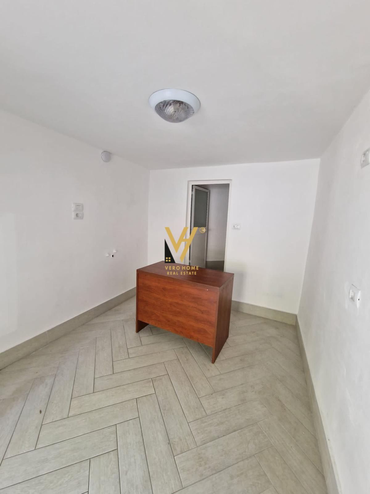 AMBIENT TE SHKOLLA HARRY FULTZ 50.000 EURO