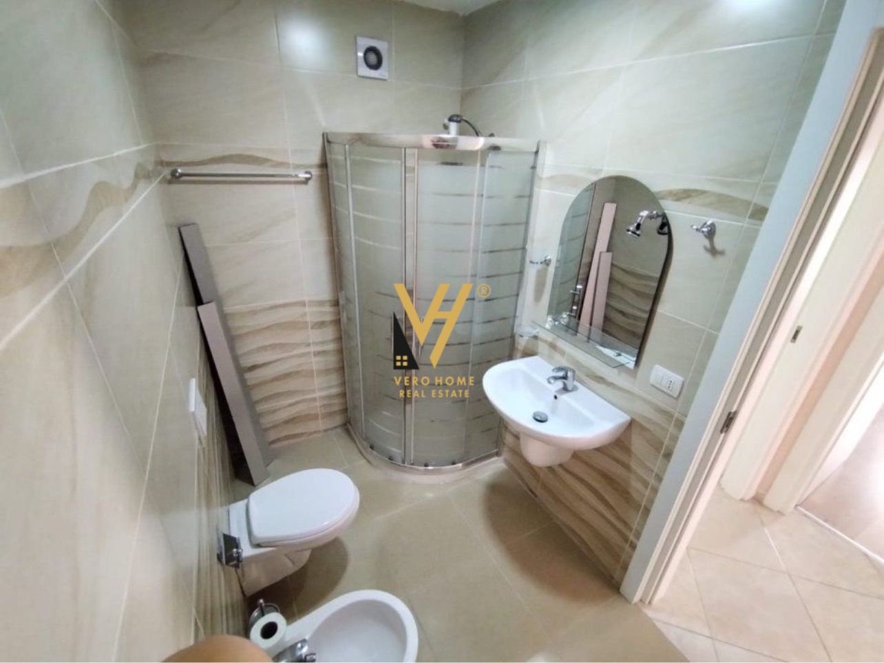 JEPET ZYRE 90 M2 ME QERA TE FIORI DI BOSKO 550EURO