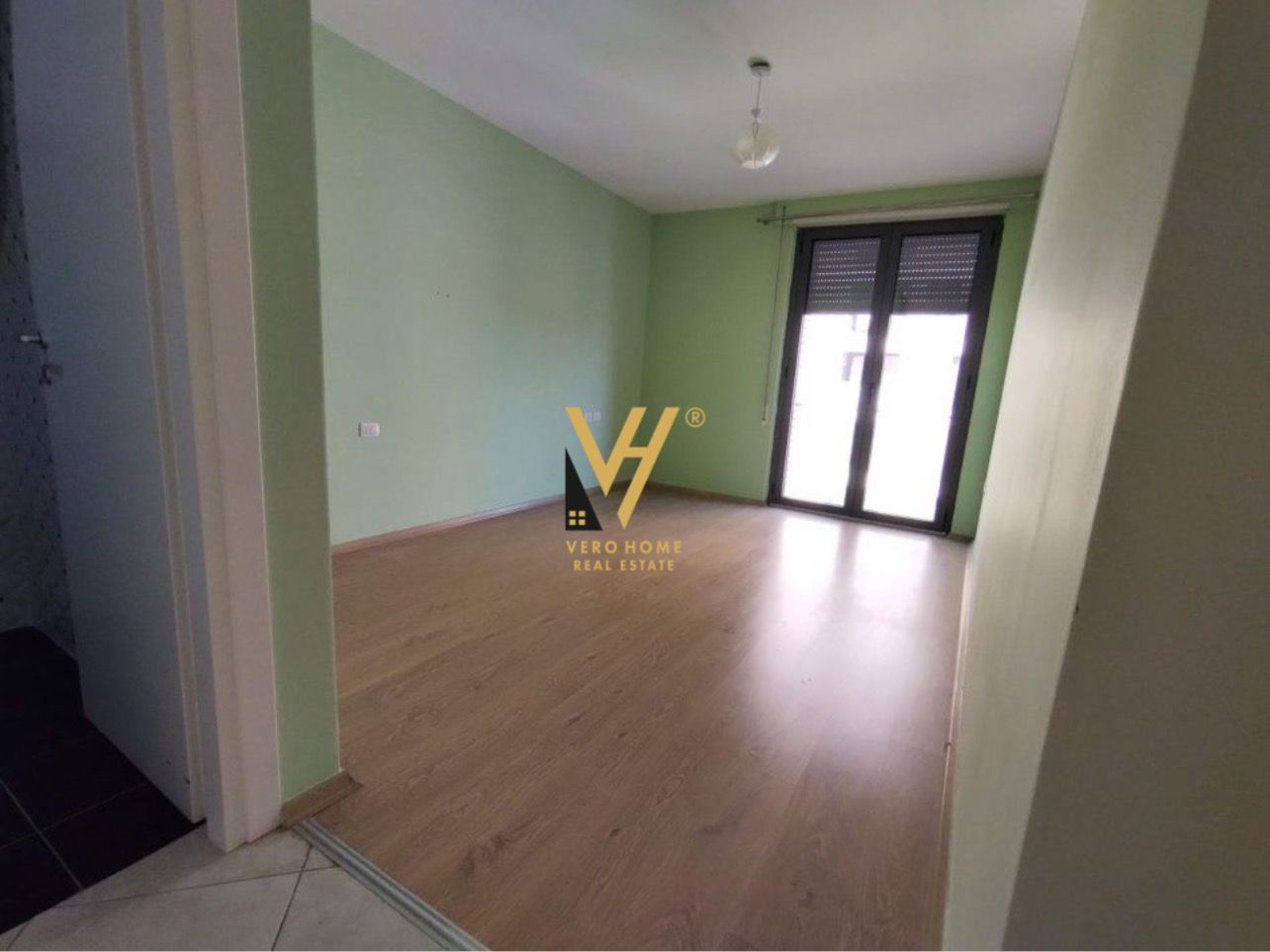 JEPET ZYRE 90 M2 ME QERA TE FIORI DI BOSKO 550EURO