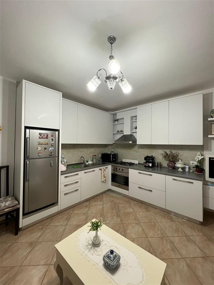 SHITET APARTAMENT 1+1 200M NGA DETI NE GOLEM!