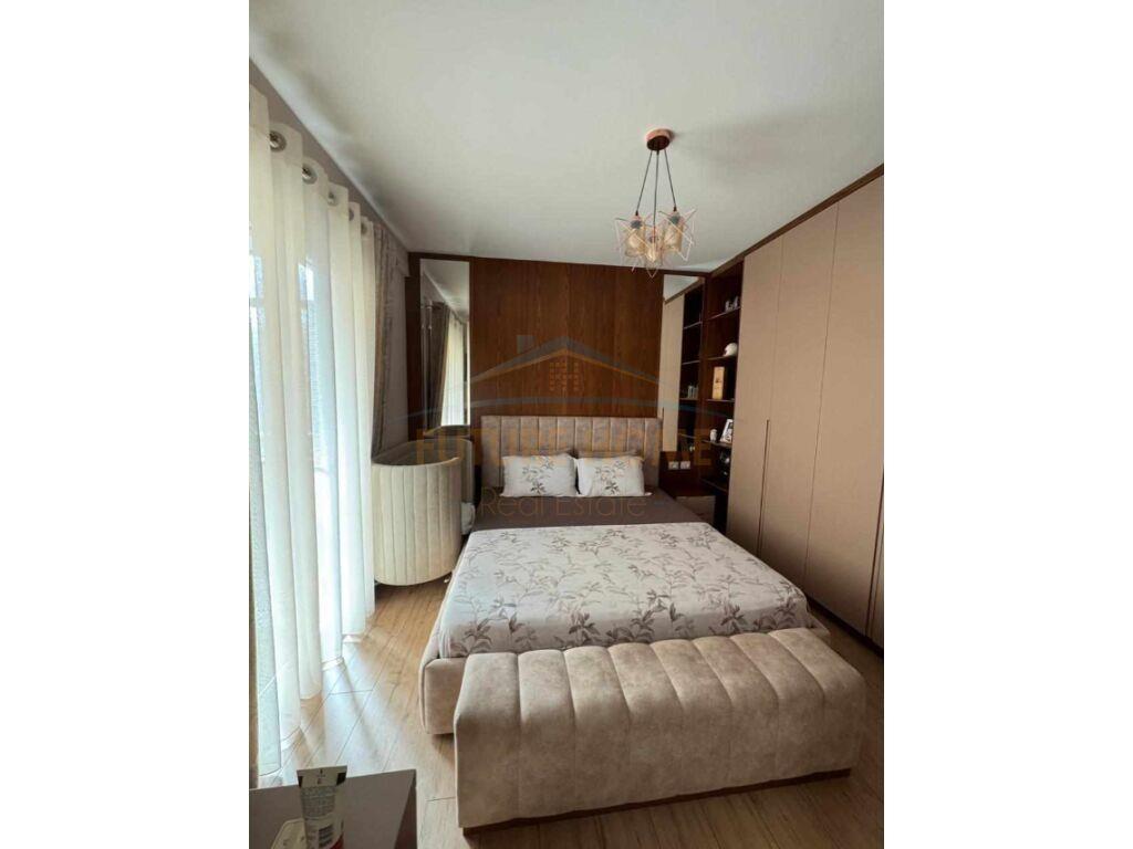 Shitje, Apartament 2+1+2, Rruga Gjin Gjergji, prane rezidenc