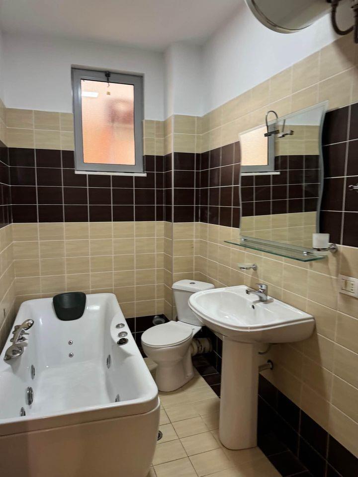 Shtepi 3+1+2 me qera