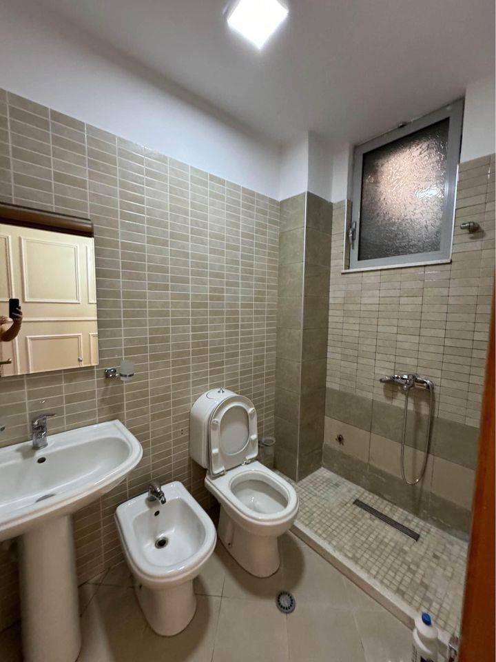 Shtepi 3+1+2 me qera