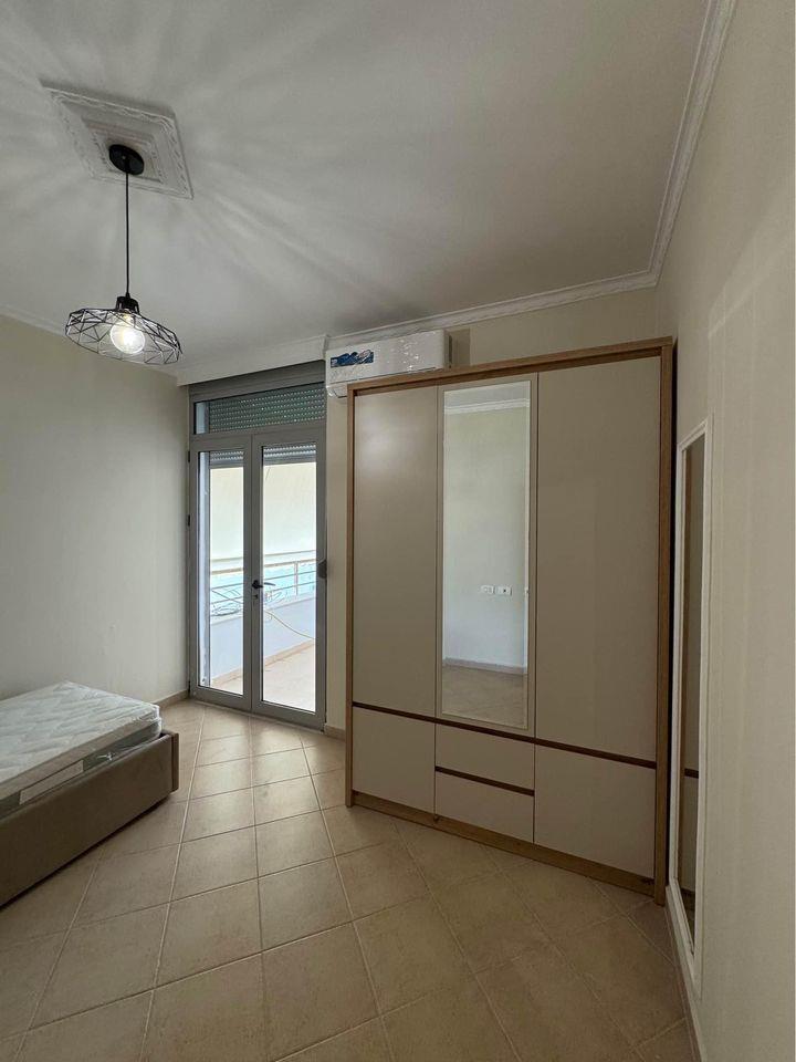 Shtepi 3+1+2 me qera