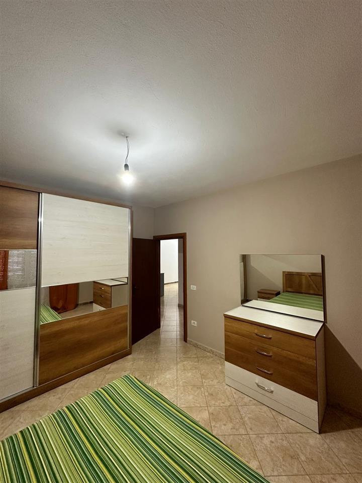 JEPET ME QIRA APARTAMENT 2+1+2 TEK QEMAL MICI NE DURRES !