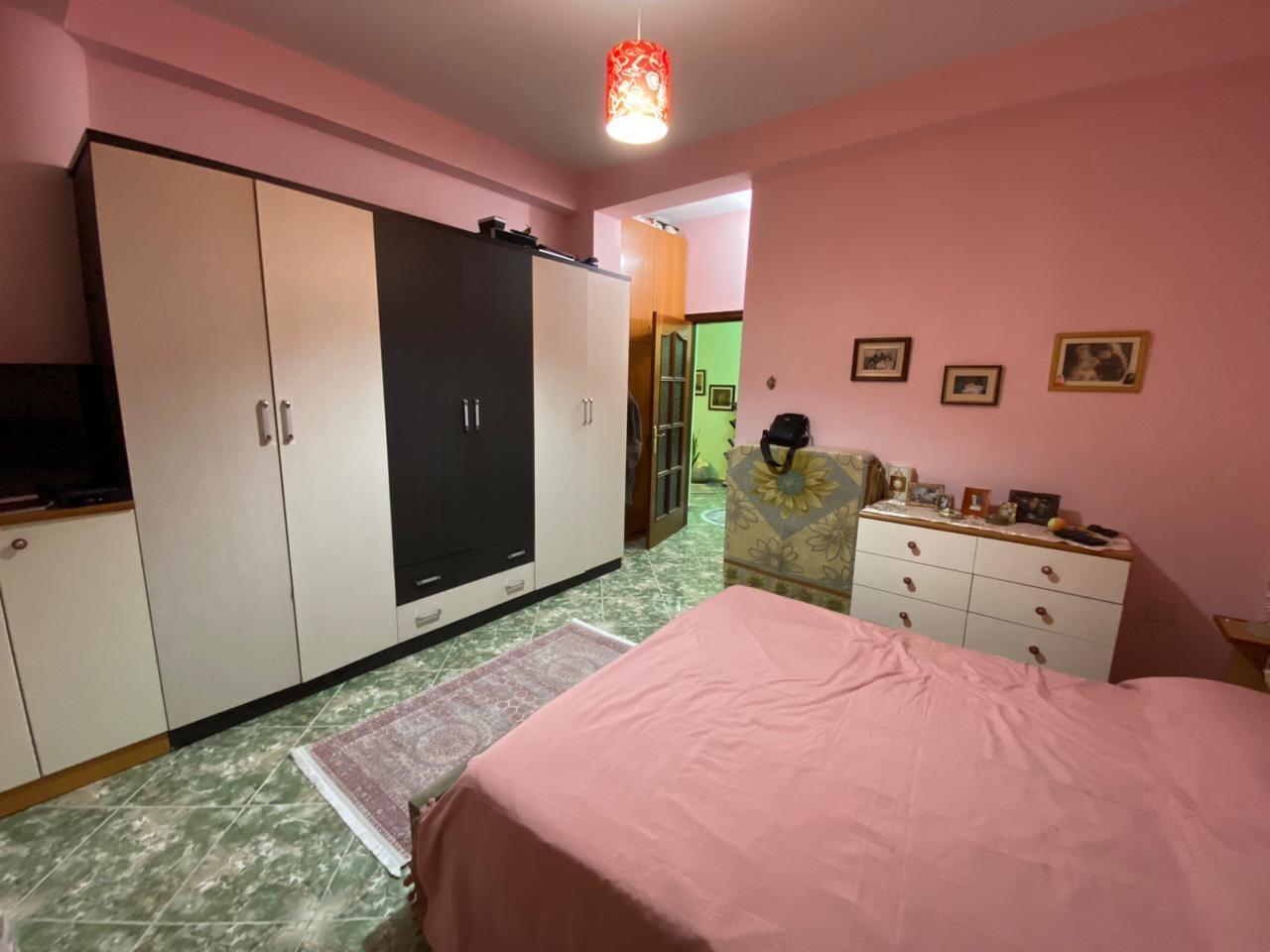 JAPIM ME QIRA APARTAMENT 2+1 NE MYSLYM SHYR