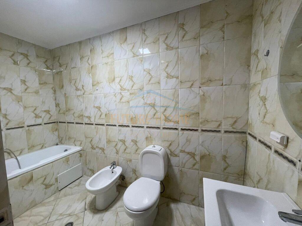 Qera, Apartament 2+1+2 Rruga e kavajes