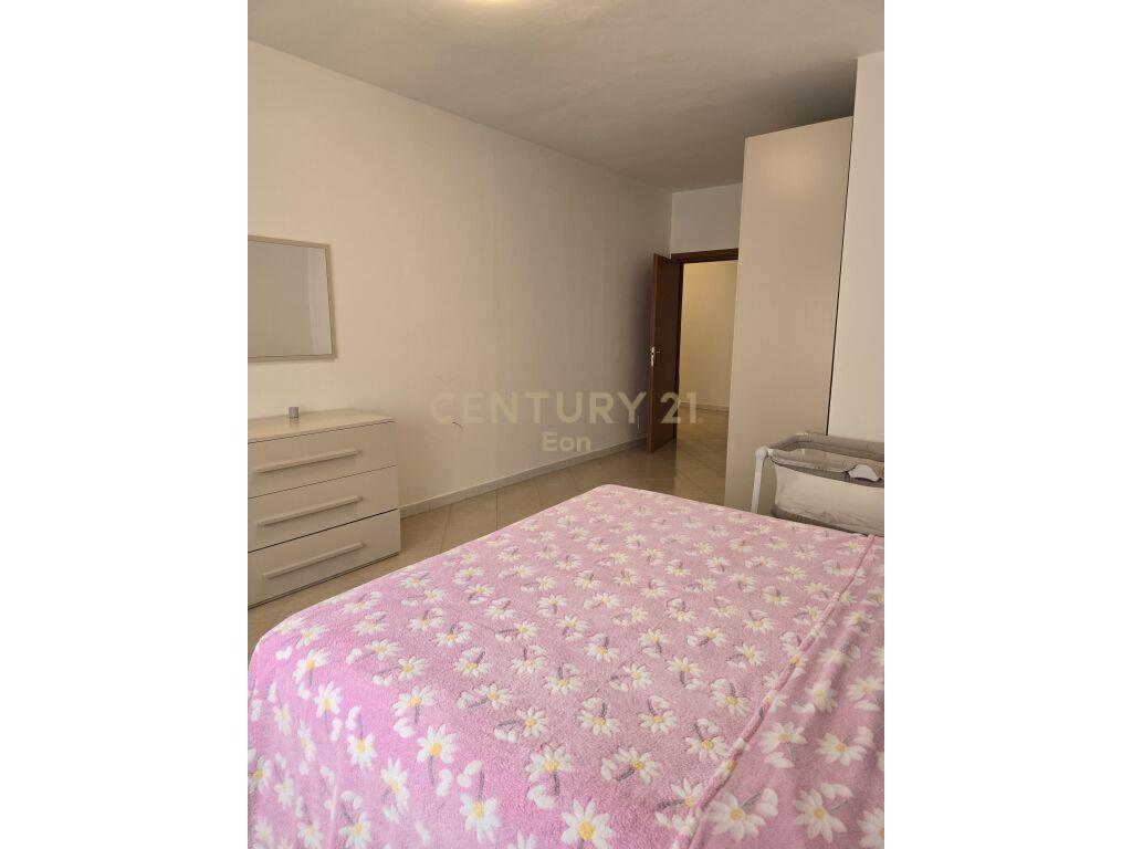 Apartament 2+1 me Verandë në Qendër të Durrësit!